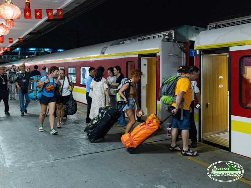 Tàu Hà Nội Đồng Hới