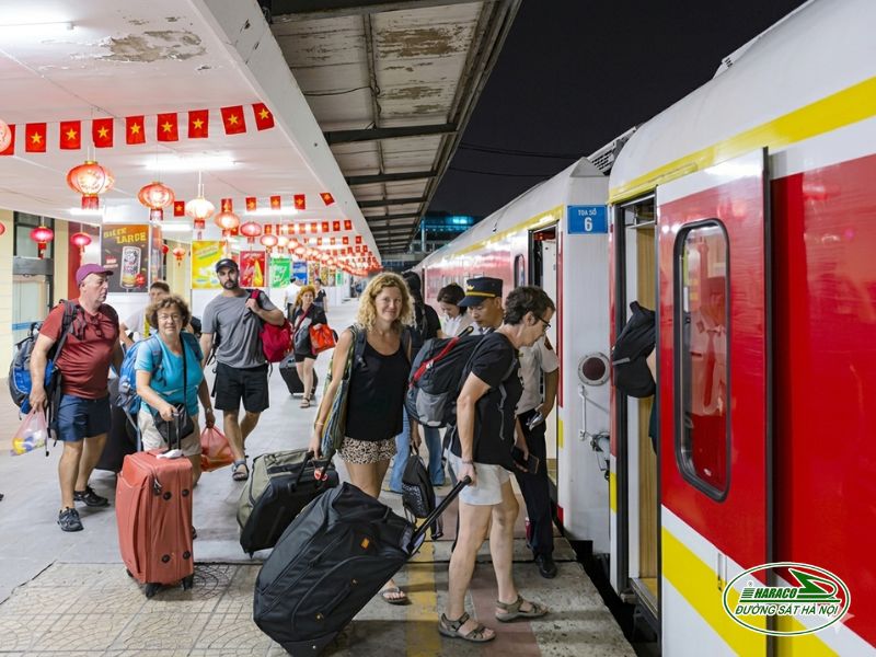 Tàu Hà Nội Đồng Hới