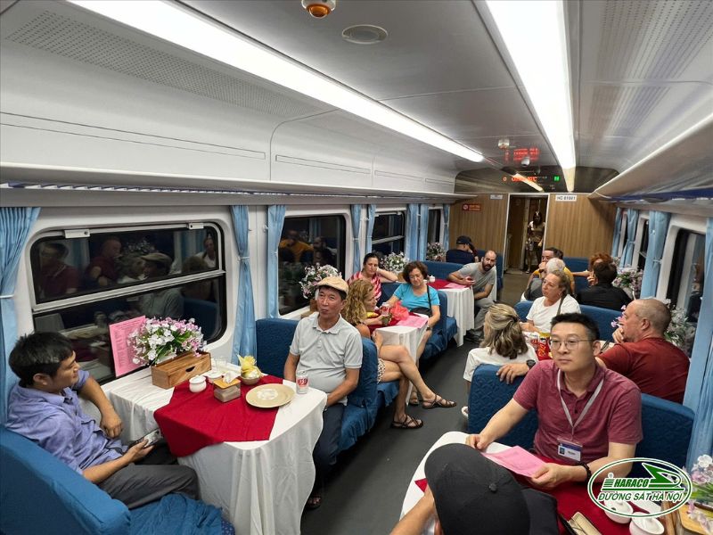 Tàu Hà Nội Đồng Hới