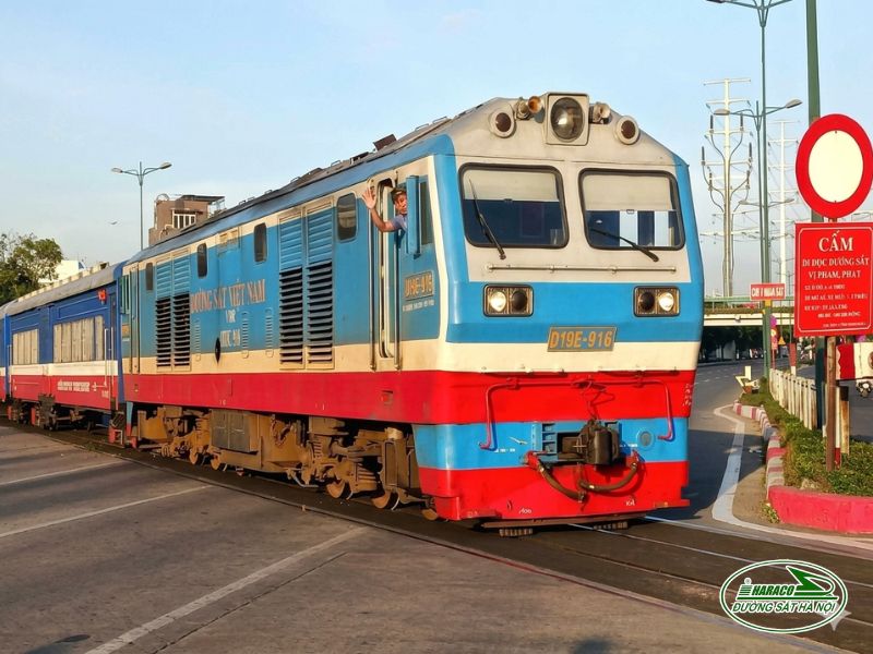 Tàu Hà Nội Tháp Chàm