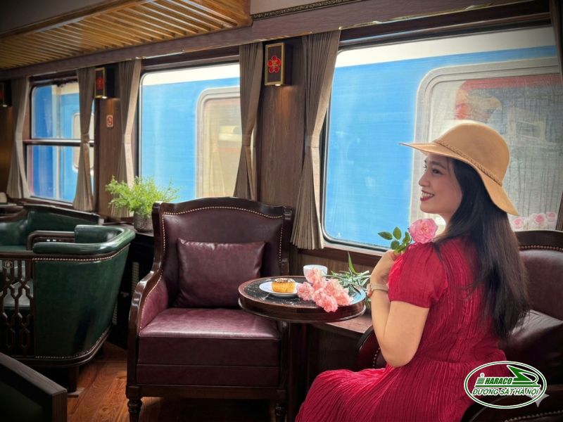 Tàu Hà Nội Tháp Chàm