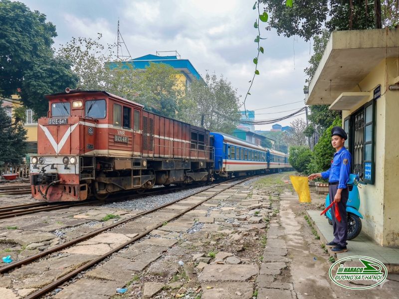 Tàu Hà Nội Tháp Chàm