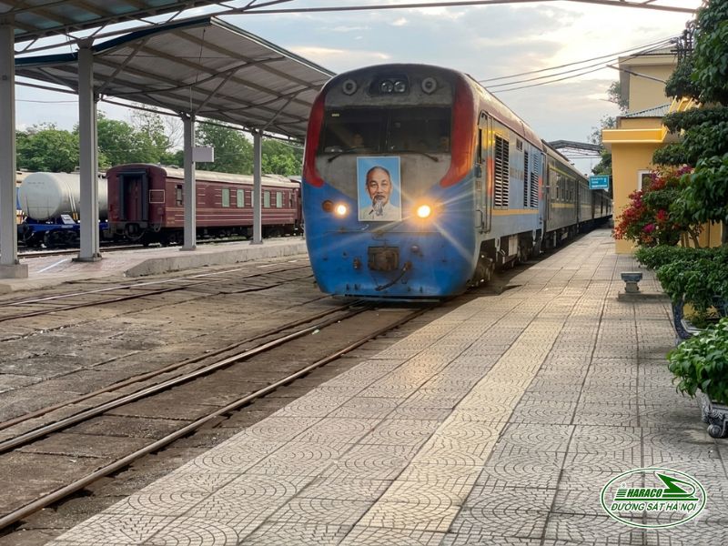 Tàu Ninh Bình Hà Nội