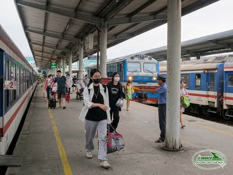 Tàu Ninh Bình Hà Nội