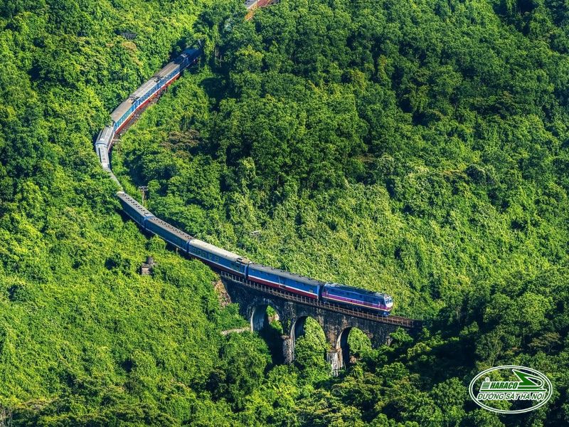 Tàu Ninh Bình Tháp Chàm Tàu Ninh Bình Tháp Chàm